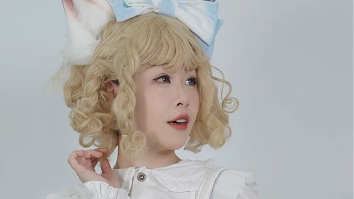 Momen Canggung Saat Pakai Baju Lolita