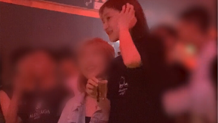 Beginilah rasanya punya sahabat yang terlalu cemburuan