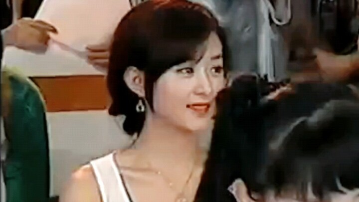 Triệu Lệ Dĩnh: Góc nghiêng thời đầu của cô ấy, ai nhìn mà không xao xuyến chứ?