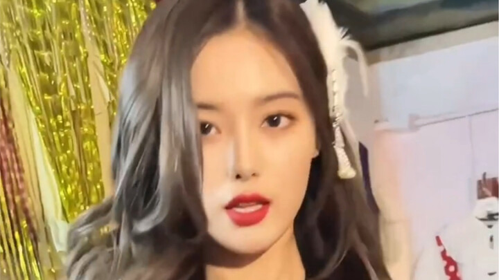 مجموعة من أغلفة أغنية "Nxde" للفنانين الصينيين