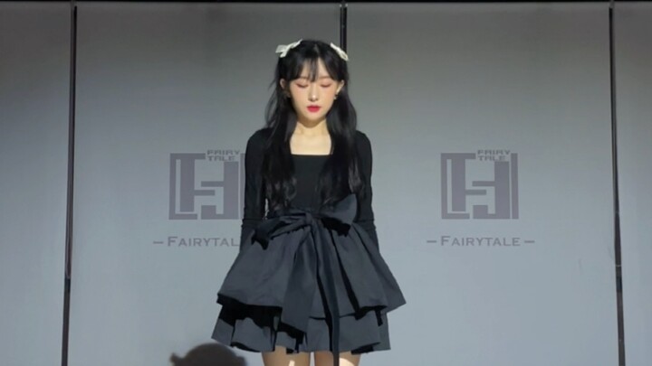 Run2u STAYC covers any dance and it’s sweet!