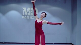 رقصة تجعلك سعيدًا عندما تسمع الموسيقى: رقصة La La Land على طراز برودواي، من تصميم Gao Gao
