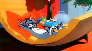 The scene where Newton cries in Tom and Jerry