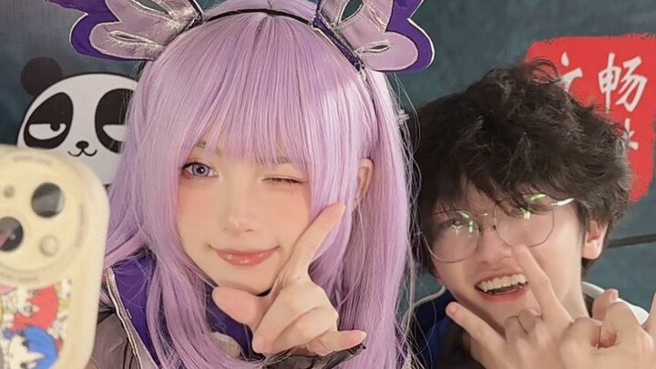 Tại hội chợ anime, bạn thậm chí còn có thể chứng kiến Wendy và Lâm Chính An kết nghĩa anh em