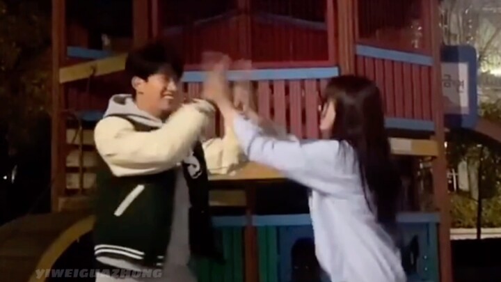Tara's Eunjung teaches 2PM's Taeccyeon how to dance to their new song, showcasing the bond between t