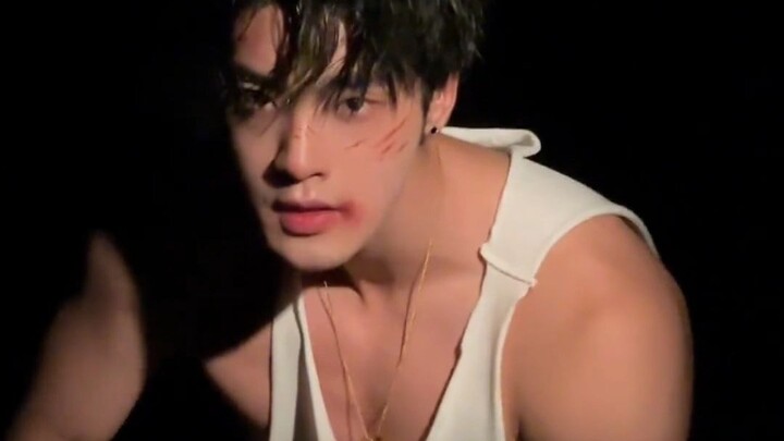 Who says only couples can wear matching outfits?