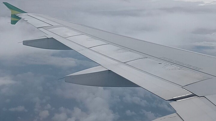 di atas langit