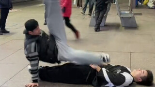 这街舞太秀了吧 街头跳舞嗨起来