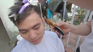 Cắt tóc thời cô vy