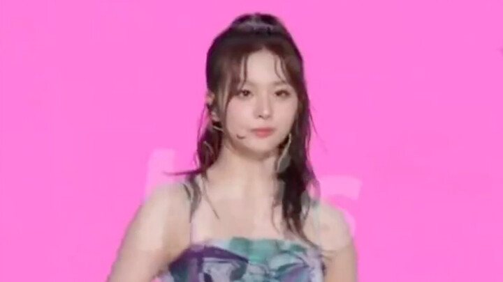 一些“林黛玉倒拔垂杨柳”的震撼感NMIXX 雪允生唱