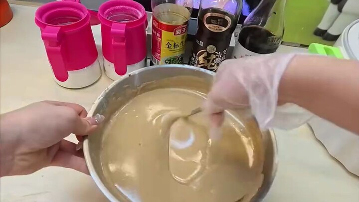 Immersive Experience: Setting Up a Stall at Work to Recreate Liu Wenxiang’s Spicy Hot Pot Noodles