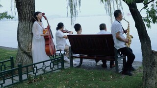 Saya menghadap matahari! Hanya ingin memegang payung untukmu! Pesta kebun!