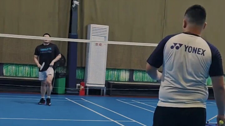 Badminton: Real Amateur vs. Professional