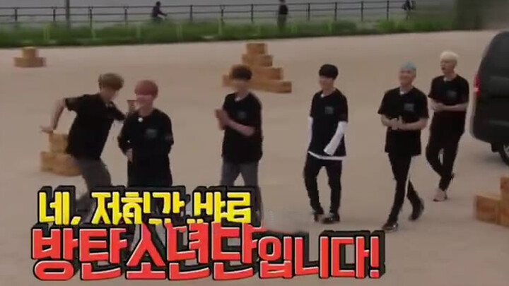 BTS Datang! Tim Running Man Menarikan Tarian Boy Grup! Lucu sekali!