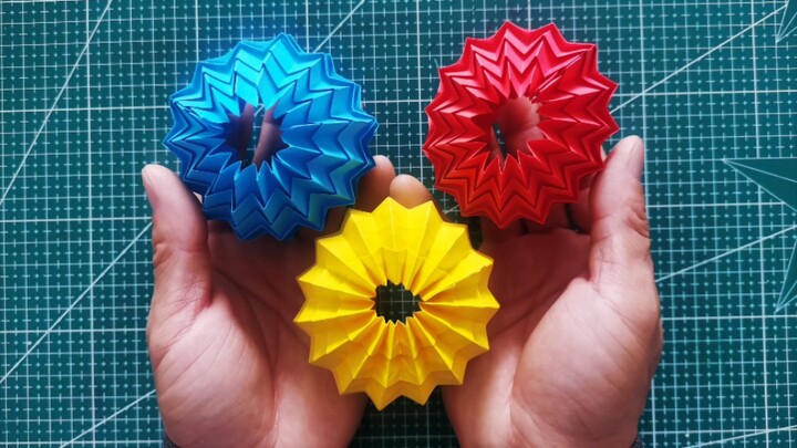 Origami ลูกบอลบีบอัดโดยเฉพาะอย่างยิ่งการบีบอัดสนุกสุด ๆ