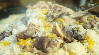 22 yuan for a big plate, the best hand-pulled rice in Kashgar! The boss said: If you don't have enou