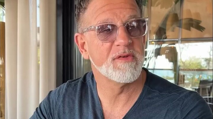 اتضح أن في اللغة الإنجليزية يمكن التعبير عن حقي في التزام الصمت بهذه الطريقة أيضًا!