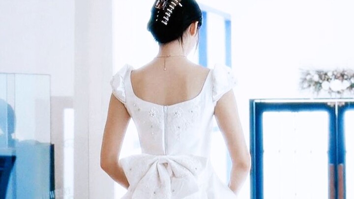 Back in the day, as soon as I put on my wedding dress, I was instantly legendary!