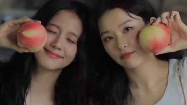 Are YG and SM the real-life Romeo and Juliet?