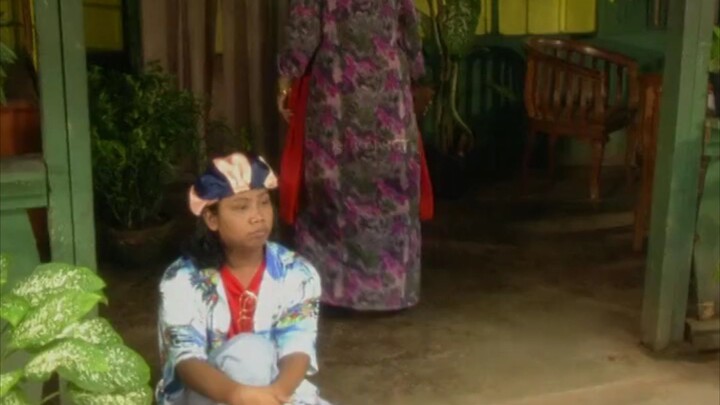 Mandra nyuruh nyak rodieh ngaca disumur