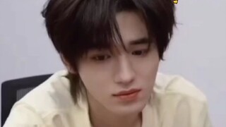 กลุ่มแฟนสาวเผชิญหน้าเปิดกว้าง 🥺