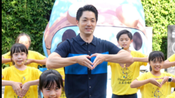 Chiang's descendants returned to their alma mater in Taipei City #PigBrotherLovesDancing#