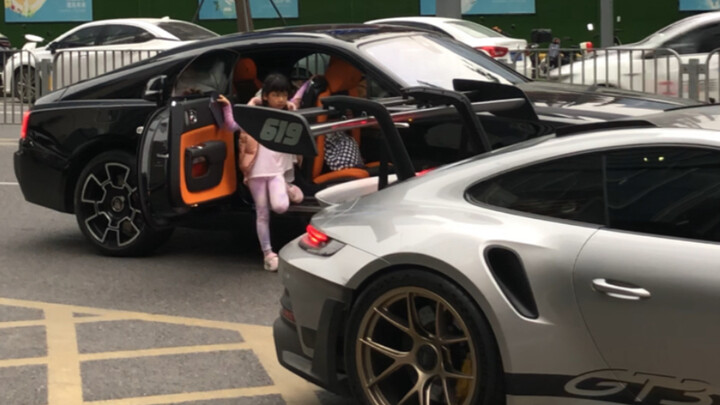 Supercars on the Streets of Shenzhen