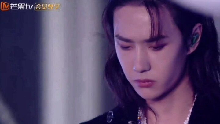 【王一博】2020跨年演唱会 跟拍版 王一博《无感》，都给我来欣赏炸裂舞台！！