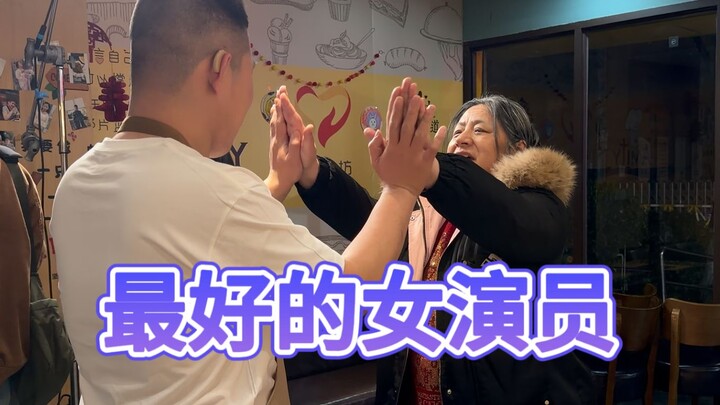 This mom is the best actress I’ve ever seen—no script, just pure heart.