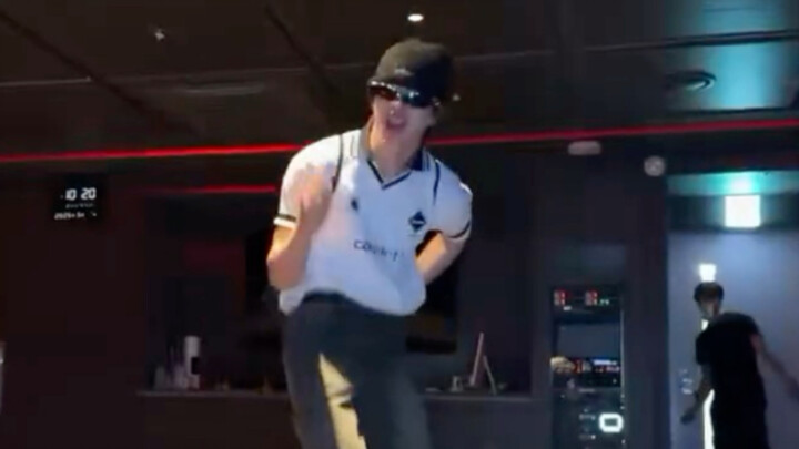 ไอ้น้องคนนี้เข้าห้องซ้อมยังไงก็ช่างไม่เหมือนใครจริงๆ ฮ่าๆๆ
