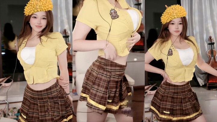 Liu Feier almost burst out of her newly bought skirt set—her upper body looked like a tied-up pig, y