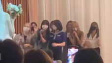 TWICE hát FANCY tại đám cưới của nhân viên JPE!! 220625