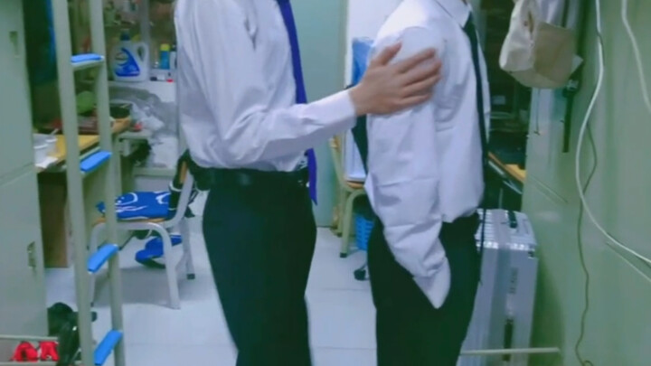 การมีความรักกับเพื่อนร่วมหอพักเป็นยังไงนะ?