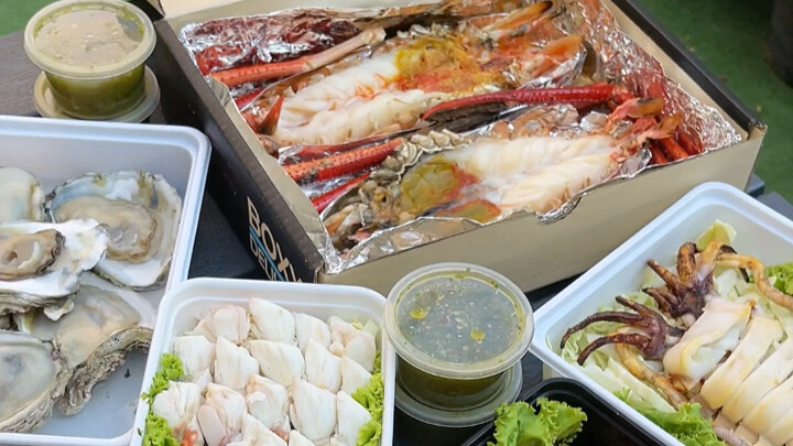 Makanan Thailand: Makanan Laut Ajaib Pesanan Antar, Kesukaan Orang Malas, Bawa Pantai ke Rumah agar 