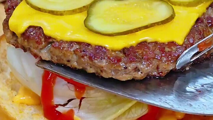 Boss, give me a delicious Crab Roe Burger.