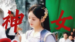 Người chị này phù hợp với hình tượng một nữ chủ nhân lạnh lùng trong mọi cuốn tiểu thuyết của tôi!!!