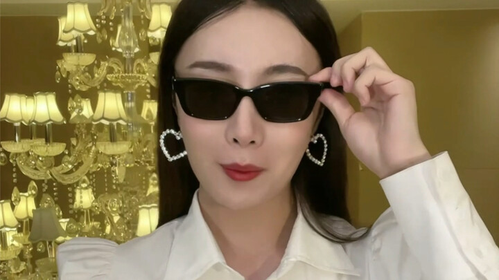 คุณยายหอมมาแล้ว คุณจะเชียร์เบอร์ไหน
