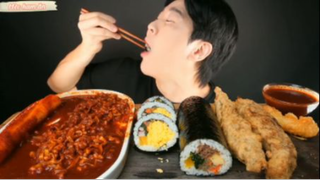 Mì cay, tokbokki, cơm cuộn, bánh bao chiên phần 4 #mukbang