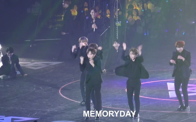 [SEVENTEEN] Members’ reactions when Seungcheol and Hoshi perform the “Dancing Hero” dance together