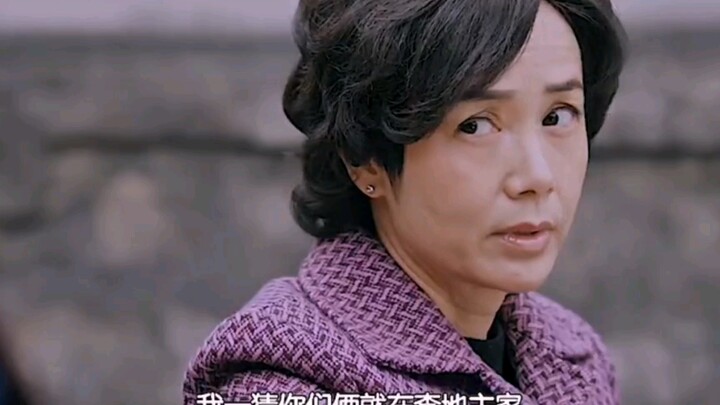 A husband and wife team pull off a scam, spending twenty yuan to buy an invaluable antique;