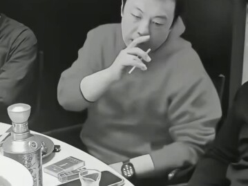 I’m bankrupt—this is how I vent my grievances.