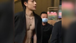 Thần tượng người lớn thường có tư tưởng cởi mở. Liệu sau này chúng ta có thể có thêm nhiều màn trình