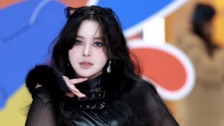 Stealthy Catwalk, Silently Approaching You [Roadshow Archive]