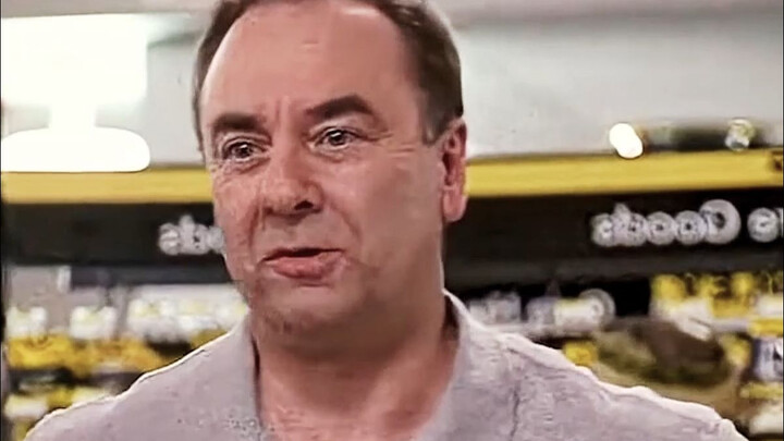 Dia memberinya sejumlah besar tip