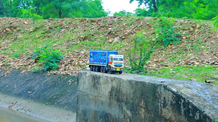 Toy Truck vs River Water Challenge! Offroad Tractor JCB & Dumper Play