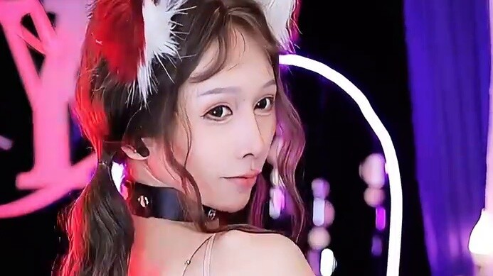 [Ying Er] Catwalk | Gấu tình cảm