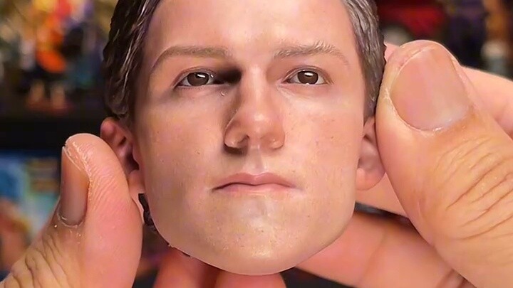 1400 is less than this. Can you bear it? HotToys "Homecoming" 1/4 Spider-Man Deluxe Edition