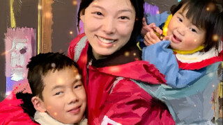 On the streets of Chongqing, mothers of the Sunflower Movement set up stalls to save their children.