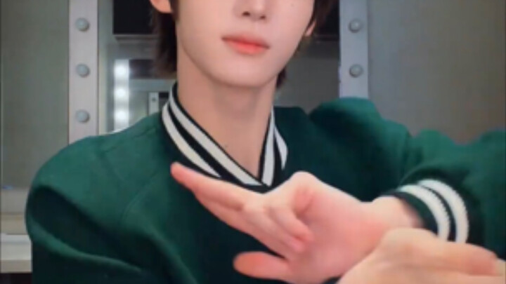 ดาราชายเต้นคัฟเวอร์เพลงมี่ตู้ซานเกอ ใครชนะกัน? (แฟนคลับอย่าเข้ามา!)