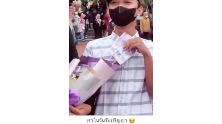 เราในวันรับปริญญาเพื่อน 5555+